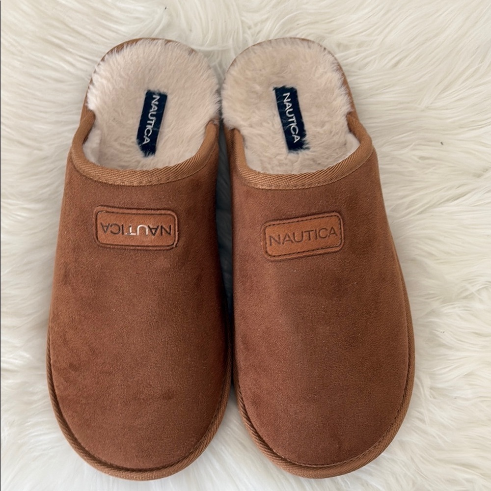 Nautica Men's Brown Slippers. 9-10